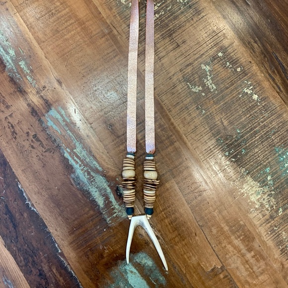 🌾 Hand Crafted Antler Pendant Necklace - Picture 4 of 6